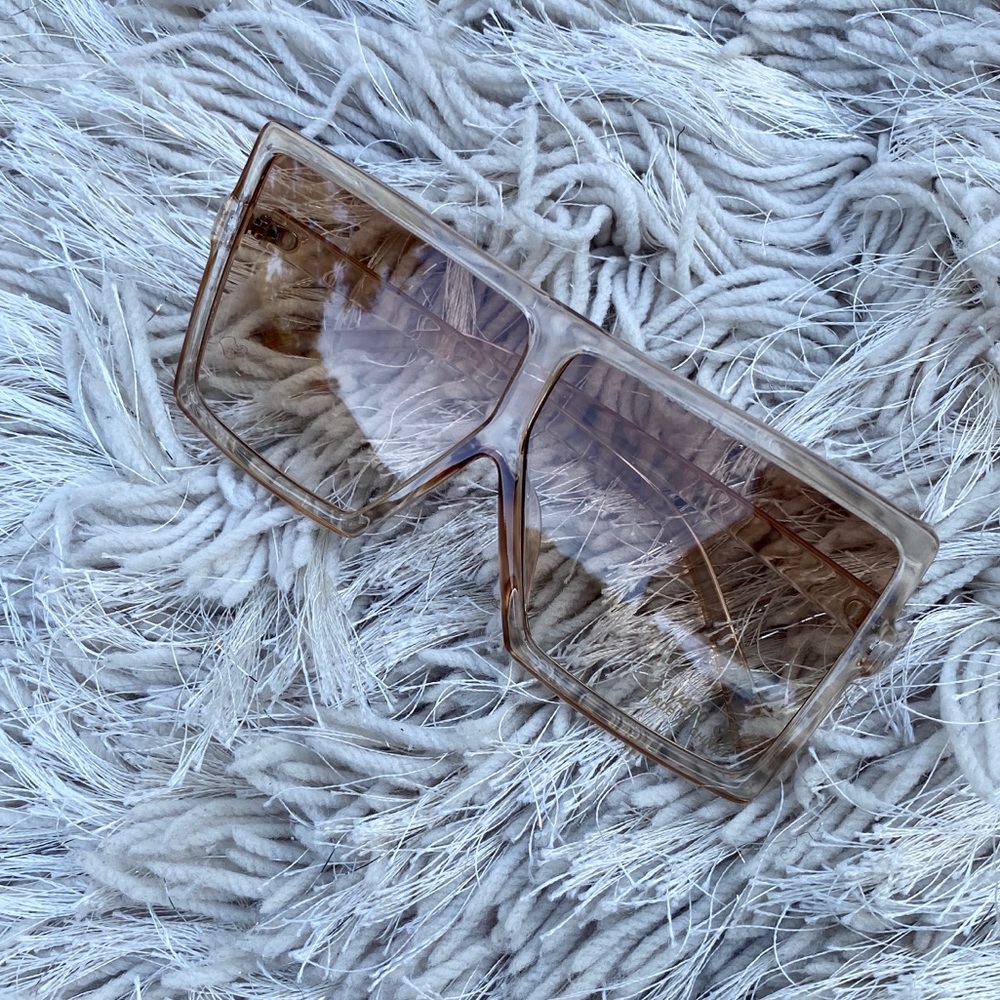 Flat top Baddie Shades in color Golden